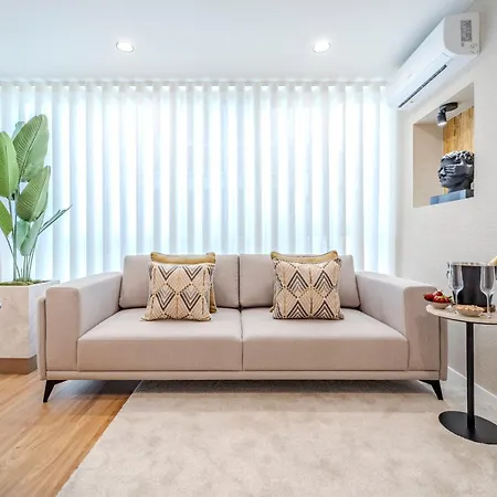Апартаменты Seventy Four House *